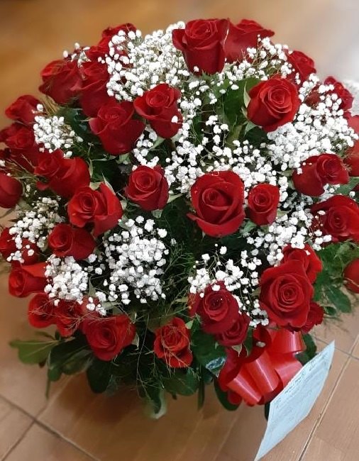 Envio y venta de flores ,rosas, plantas,arreglos florales ,regalos y desayunos a domicilio con delivery gratis en la Ciudad Autonoma de Buenos Aires y con costo de envo en localidades del Gran Buenos Aires asi como delivery de flores y plantas a travs de florerias asociadas en todas las provincias de la Argentina, Buenos Aires, la Pampa, Tucuman, La Rioja, Ro Negro, Entre Rios, Corrientes, Misiones, Neuquen, Chubut, Tierra del Fuego, Santa Cruz, San Luis, Mendoza, Cordoba, Jujuy, Formosa, Santiago del Estero, Salta, Chaco, Catamarca ,San Juan, y ademas realizamos el delivery de flores ,coronas,palmas , plantas y regalos a todas las ciudades de Argentina, Mar del Plata, Crdoba, Buenos Aires, con cargo en Santa Rosa, La Plata, Bella Vista, Neuquen, Pilar, Paran, Posadas, Resistencia, Cipolleti y mas de 300 ciudades y localidades en todo el territorio de nuestro pas, asi como tambien tenemos la posibilidad de enviar flores a casi todo el mundo en cuestion de horas